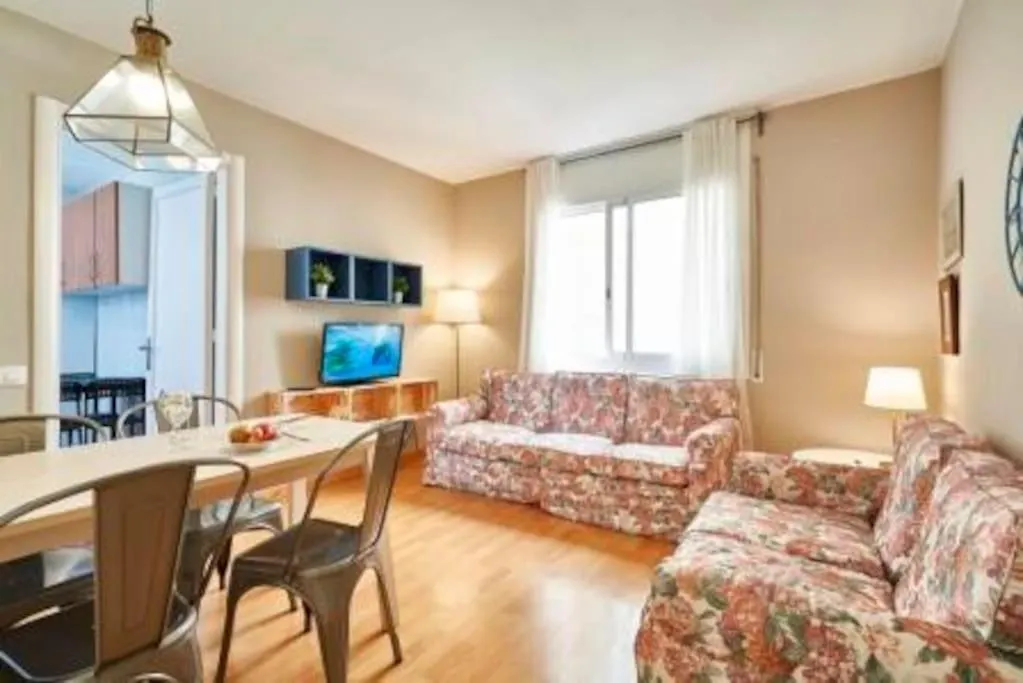 Bebarceloner Eixample Apartments - 4 Bedrooms